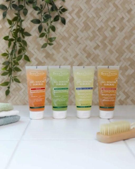 VOYAGER LEGER AVEC LES GELS DOUCHES SURGRAS BEAUTERRA